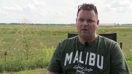 De omgekeerde vlaggen zijn terug van weggeweest