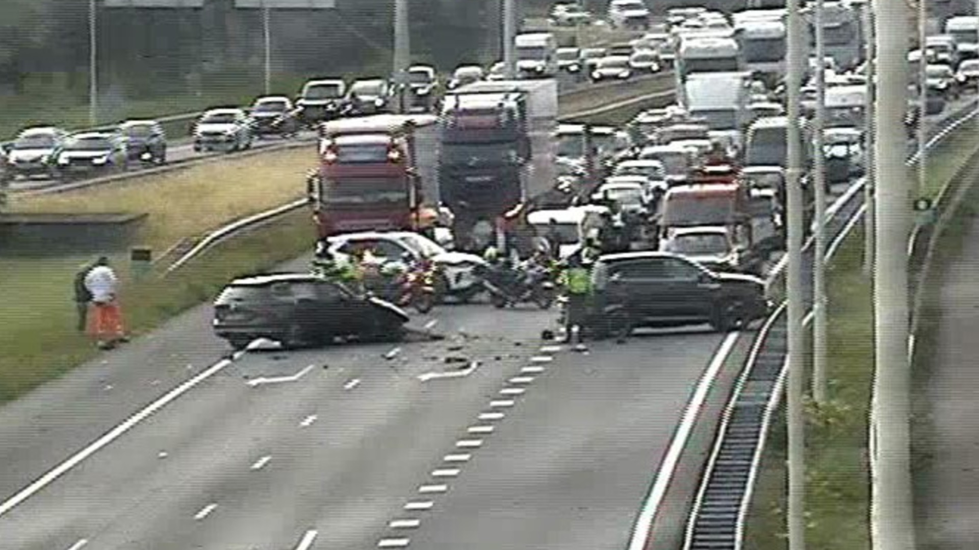 A28 dicht tussen Den Dolder en knooppunt Rijnsweerd na ongeluk.