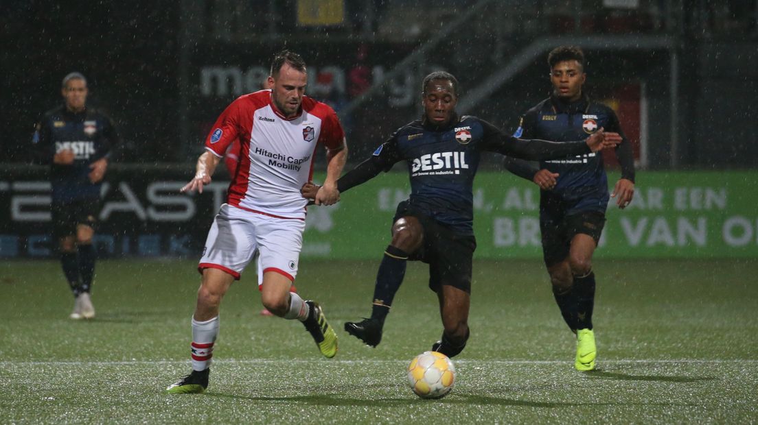 FC Emmen is er tegen Willem II niet in geslaagd 2018 winnend af te sluiten (Rechten: Gerrit Rijkens)