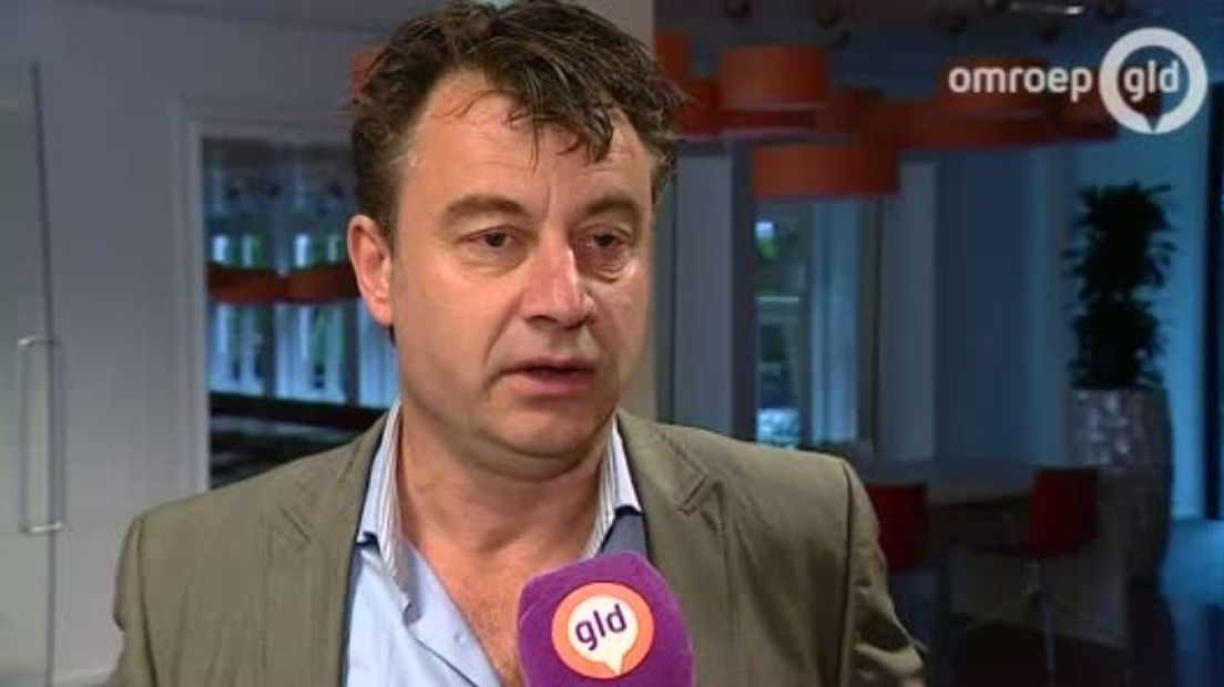 Onderzoeksjournalist Marcel van Silfhout uit Oosterbeek is uitgenodigd door de commissie voor
Economische Zaken van de Tweede Kamer om zijn mening te geven over voedselveiligheid.Van Silfhout schreef in opdracht van Pieter van Vollenhoven een boek over de voedingsindustrie.