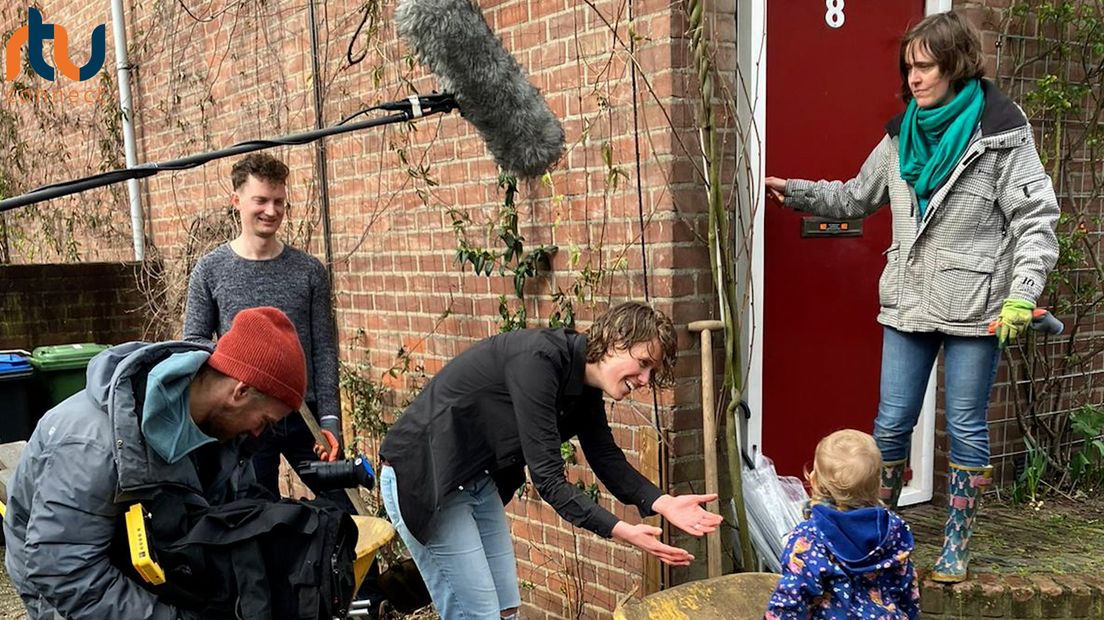 Lucie Vermeulen tijdens opnames '12 straten groen'