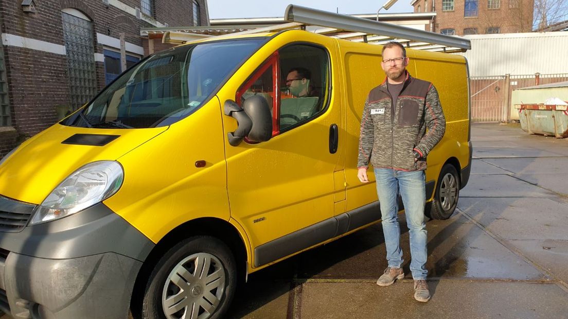 Ivo Wewer bij zijn bus