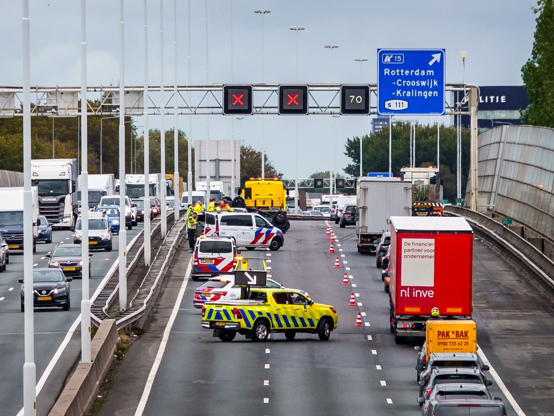 Twee rijstroken zijn dicht.