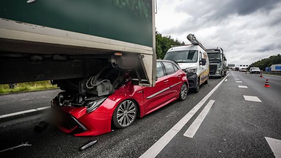 Groot ongeluk op A12, file van een uur