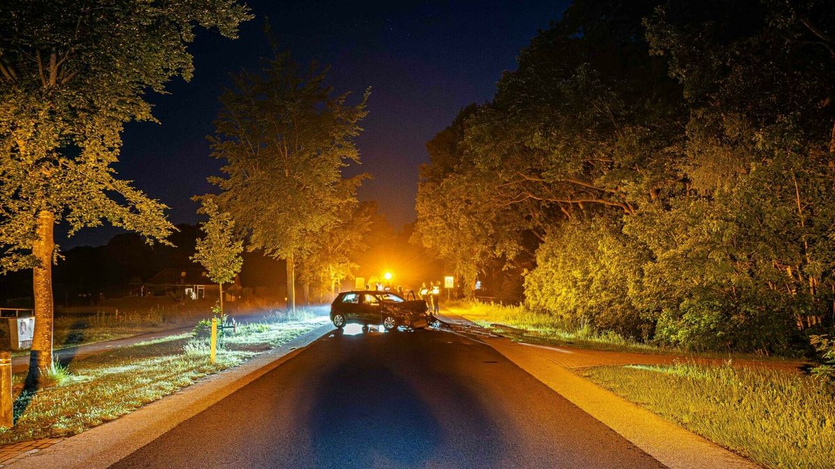 Ongeluk tussen twee auto's in Wilhelminaoord, beide bestuurders gewond