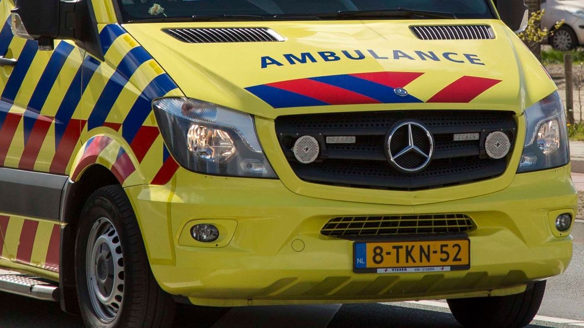 Omstanders redden man uit het water in Vlodrop