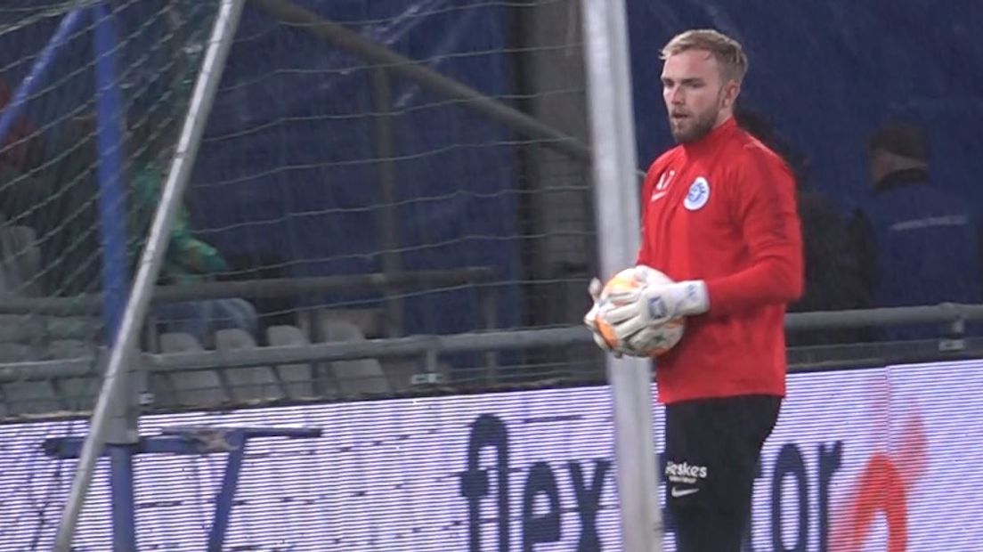 De Graafschap heeft bij de rentree in de eredivisie direct gestunt. Op een kolkende Vijverberg werd Feyenoord met 2-0 verslagen.