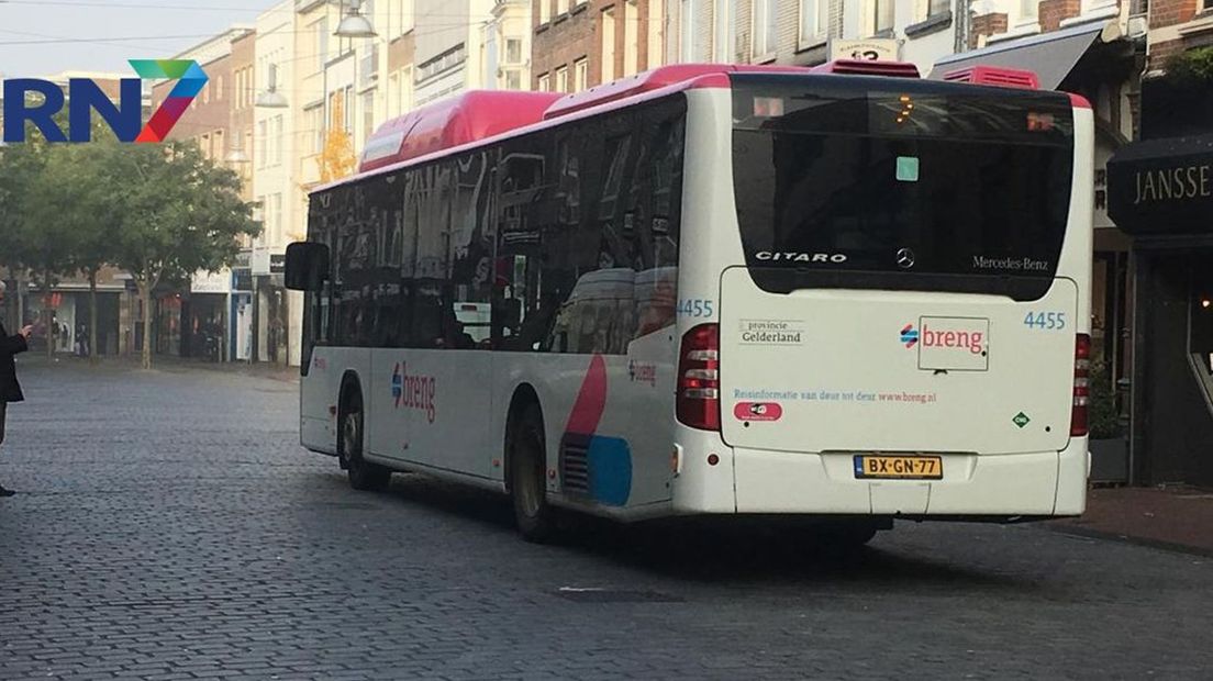 Lijnbus van Breng in de binnenstad