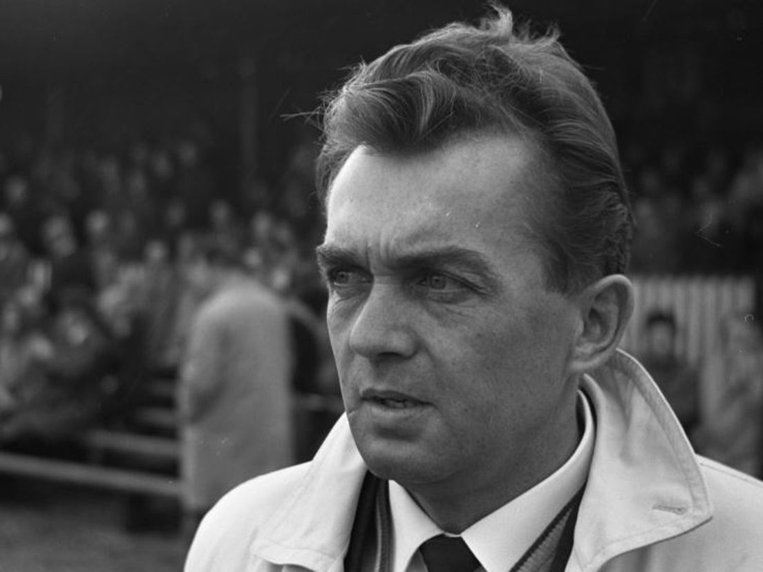 Trainer Ernst Happel in zijn periode bij ADO (1965). Maker: Onbekend, Nationaal Archief/Anefo
