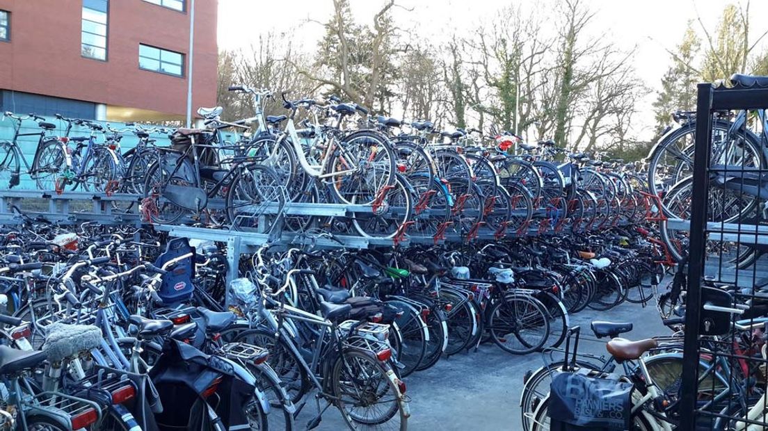 Een fietsenstalling op station Assen (Rechten: Fietsersbond Assen)