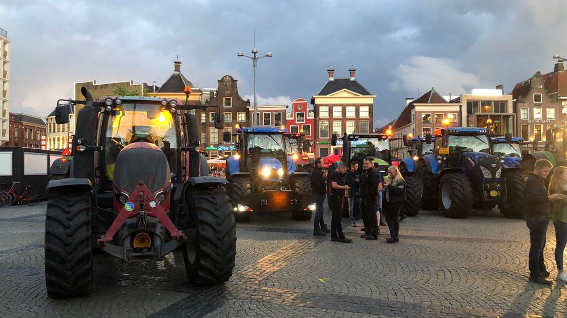 Trekkers op de Grote Markt