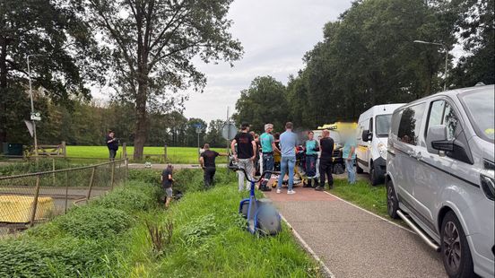 Bromfietser met spoed naar ziekenhuis na aanrijding