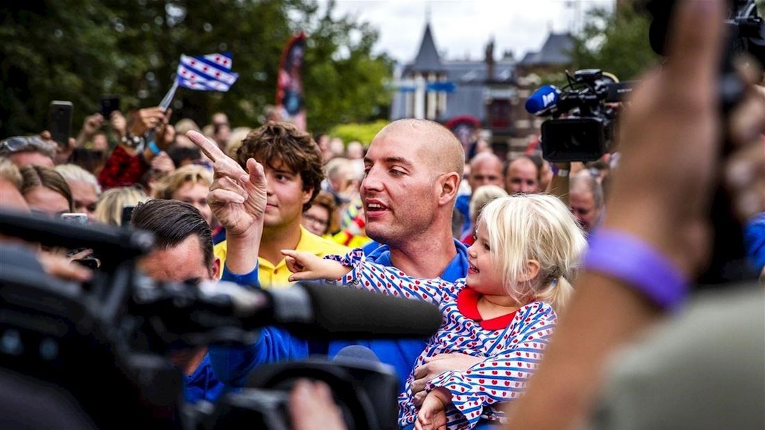 Maarten van der Weijden wordt gehuldigd in Friesland