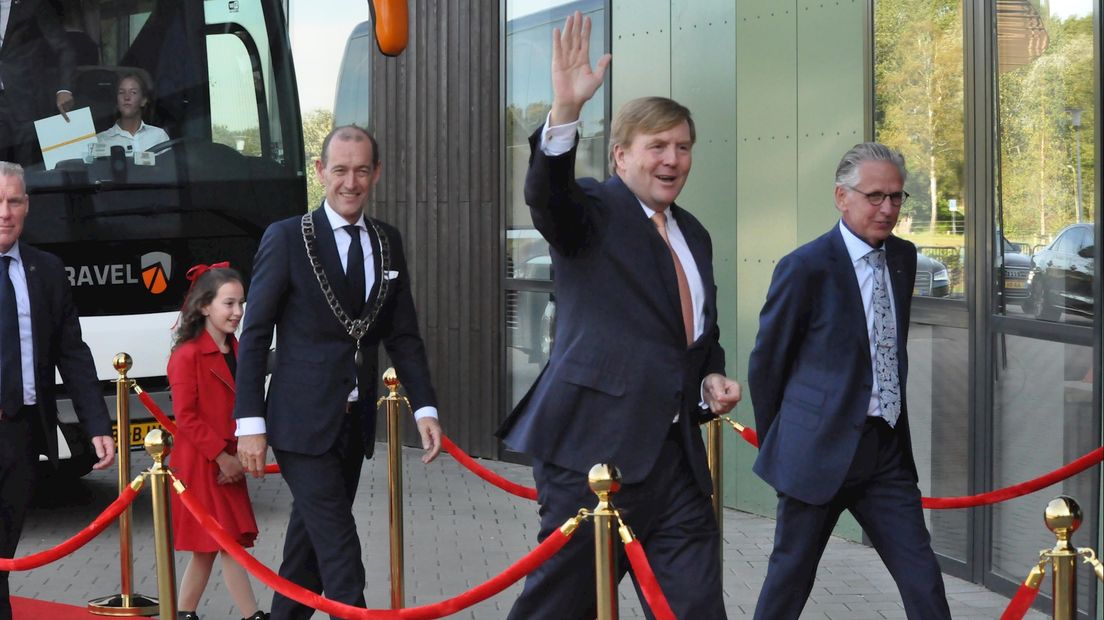 Koning Willem-Alexander bij een eerder bezoek in Hengelo