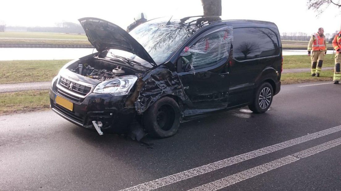 Automobilist uit Peize gewond bij ongeluk (Rechten: Herman van Oost)