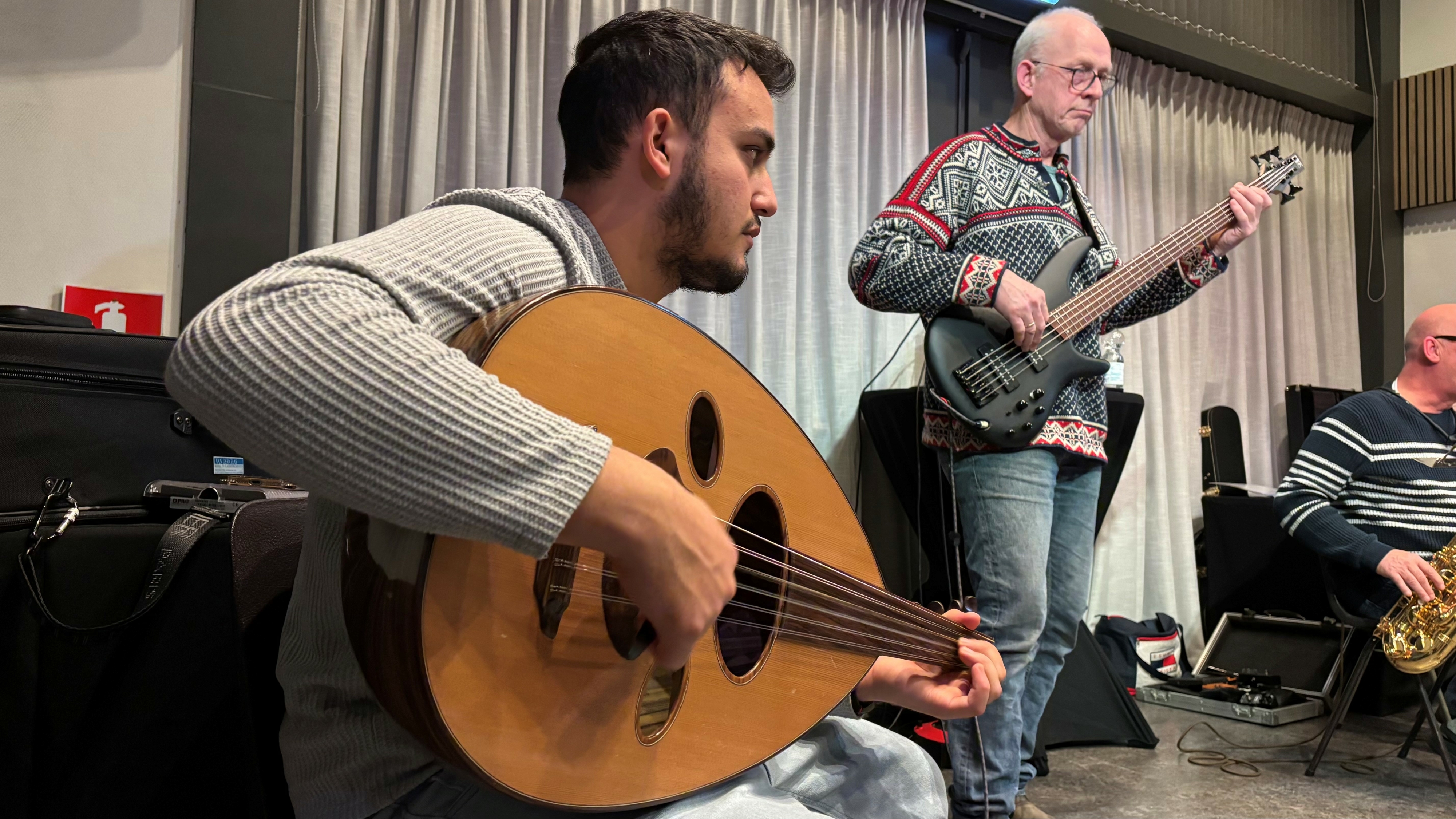 “In feest fan ferskillen”: nijkommers en Fryske muzikanten mei-inoar op it poadium