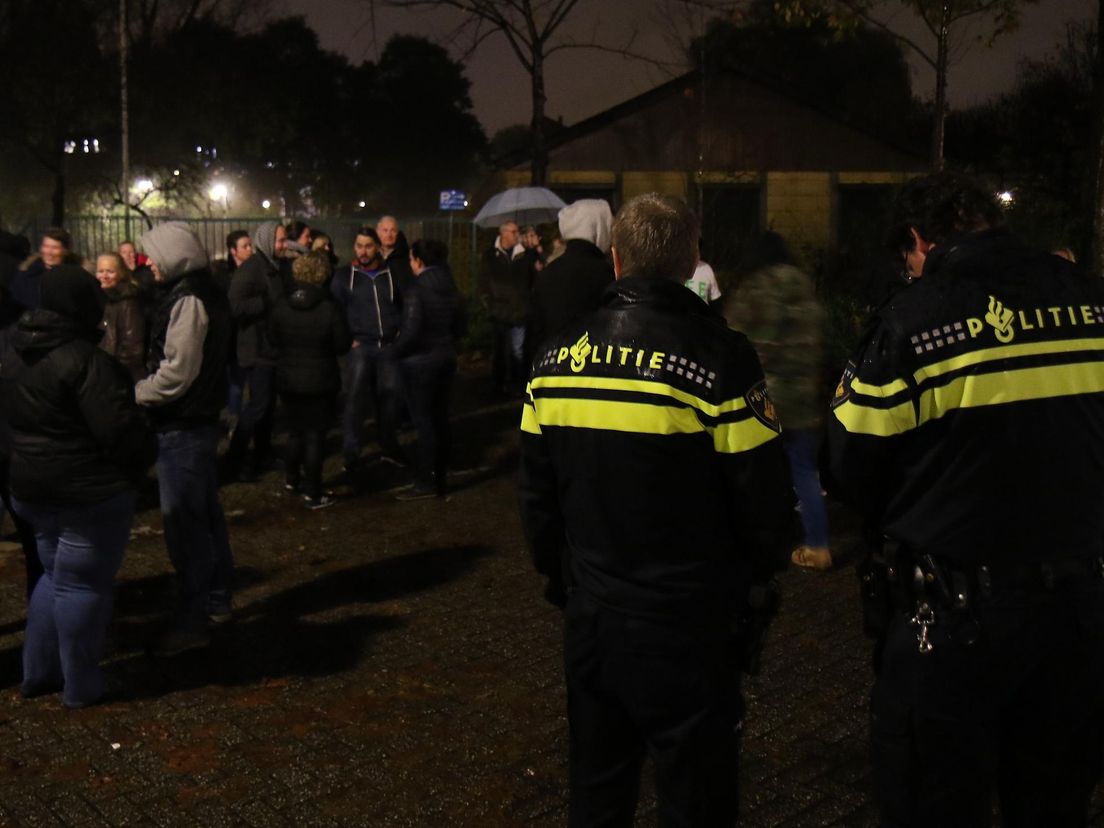 Hoogvlieters demonstreerden dinsdag tegen het azc