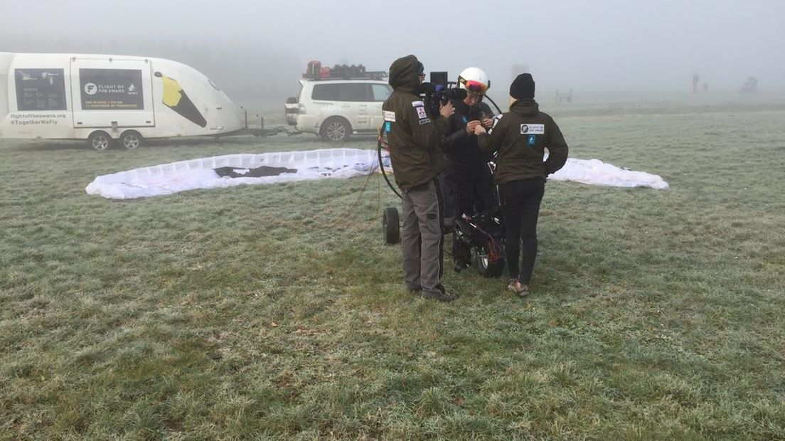 Britse volgt trektocht kleine zwaan