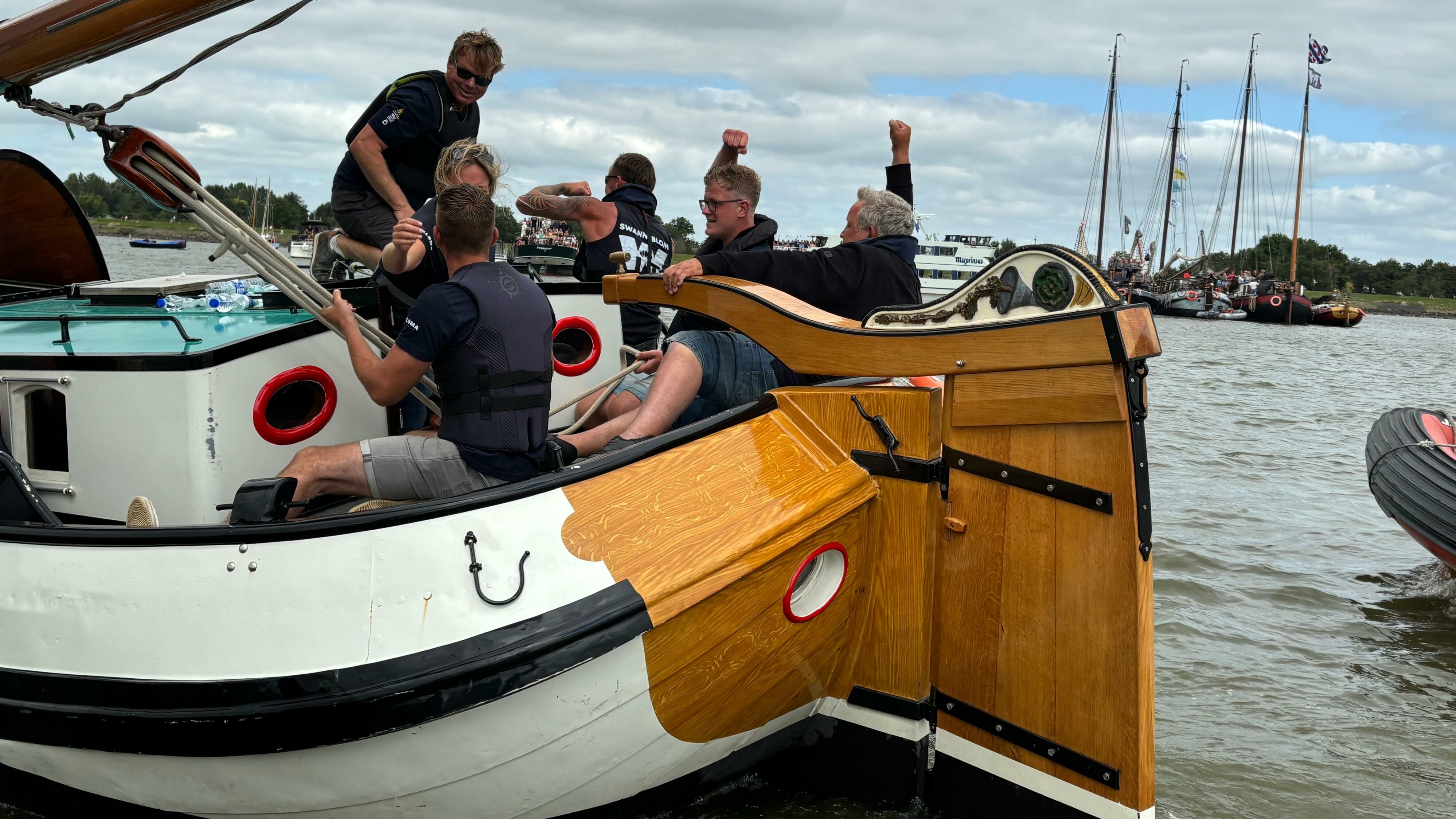 Swanneblom wint slotwedstriid en is kampioen yn lytse a
