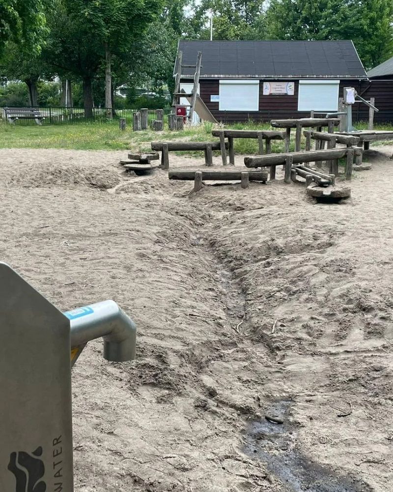 Speeltuin dicht nadat tientallen kinderen ziek zijn geworden, GGD doet onderzoek - Omroep West