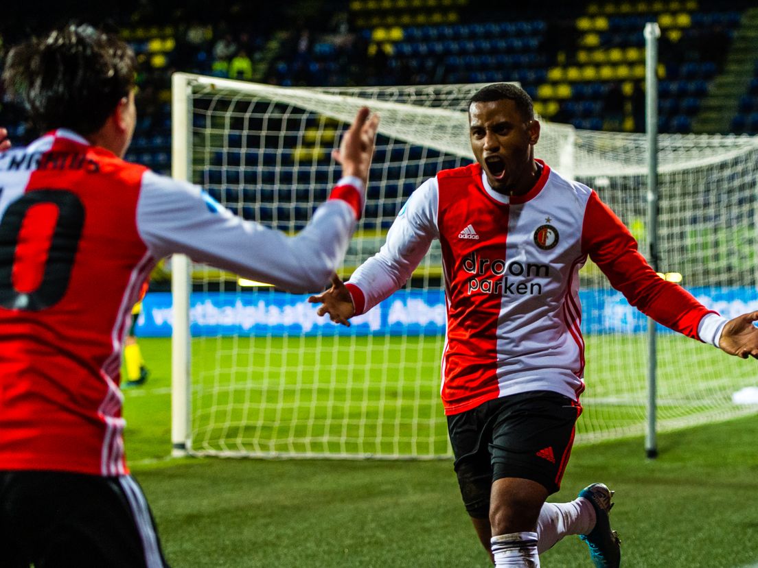Luciano Narsingh viert zijn winnende goal bij Fortuna Sittard-Feyenoord (Bron: VK Sportphoto - Yannick Verhoeven)