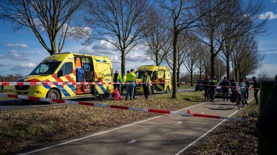 Vrouw overleden na aanrijding. Vrouw overleden na aanrijding.