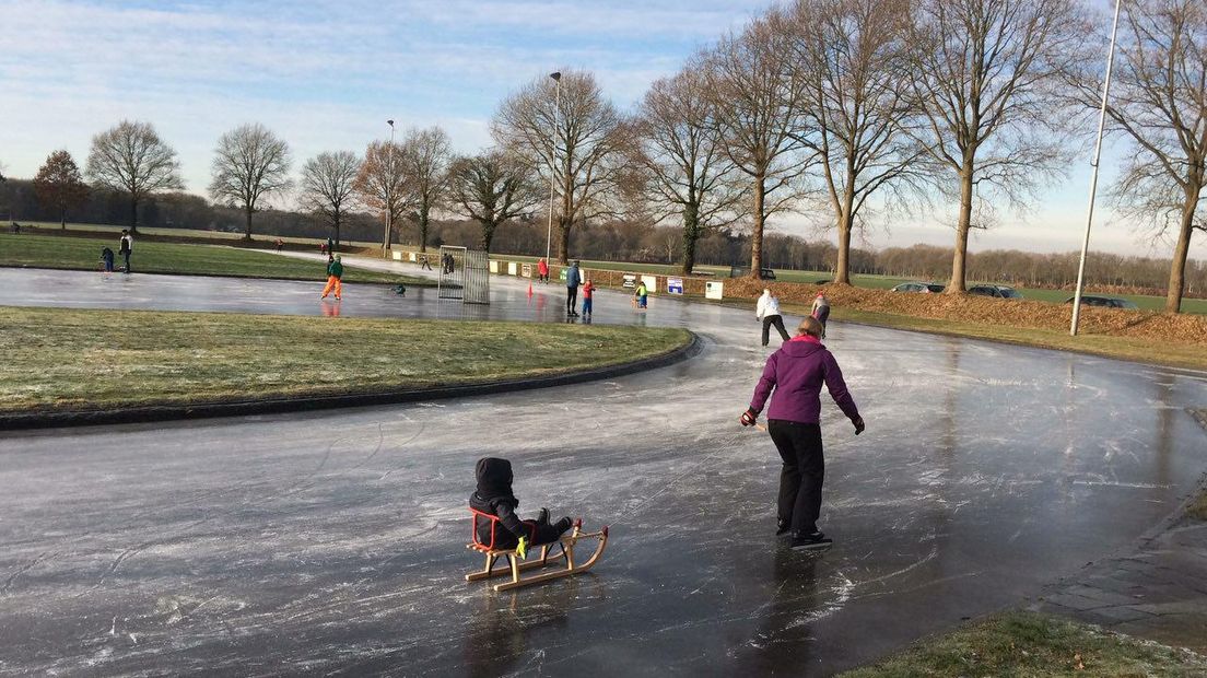 De ijsbaan in Noordlaren is geopend (Rechten: RTV Drenthe)