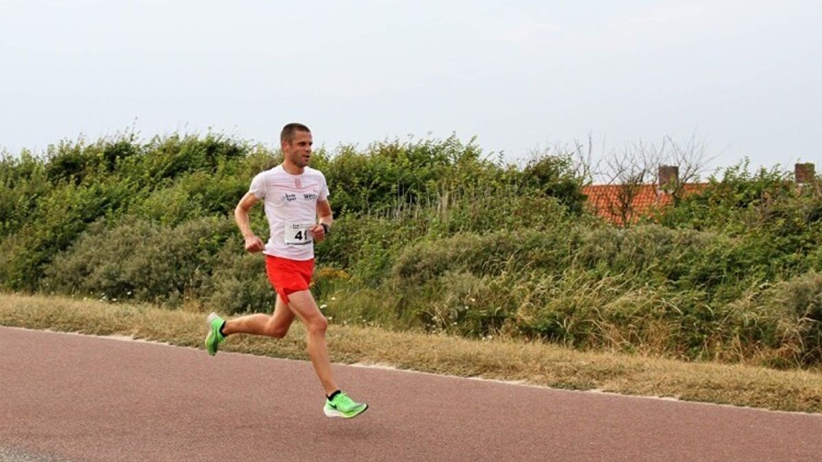 Pleijte opent stratenloopcircuit met zege in Zoutelande