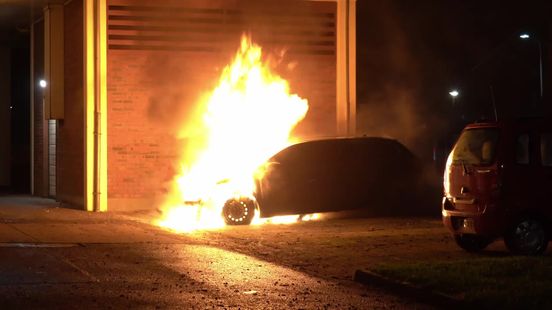 Autobrand in Asser wijk Baggelhuizen