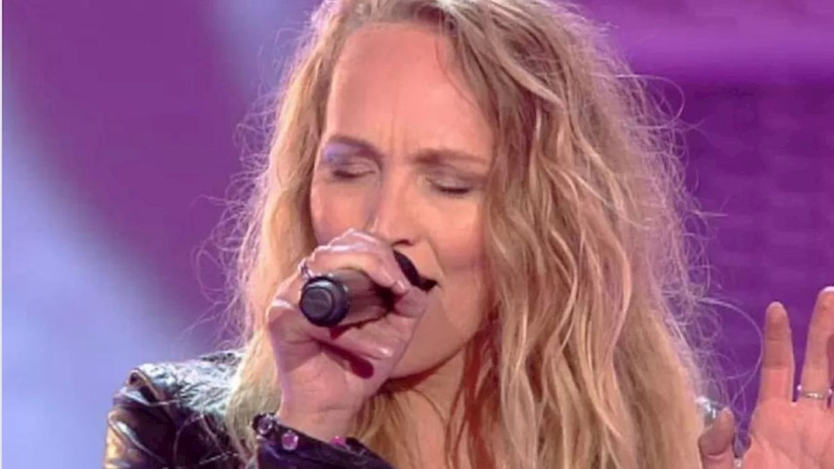 Oud-Kamerlid Sabine Uitslag uit Welsum door in The Voice of Holland