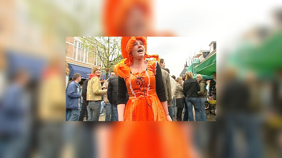 Oranje 'Pippi' yn it sintrum fan It Hearrenfean