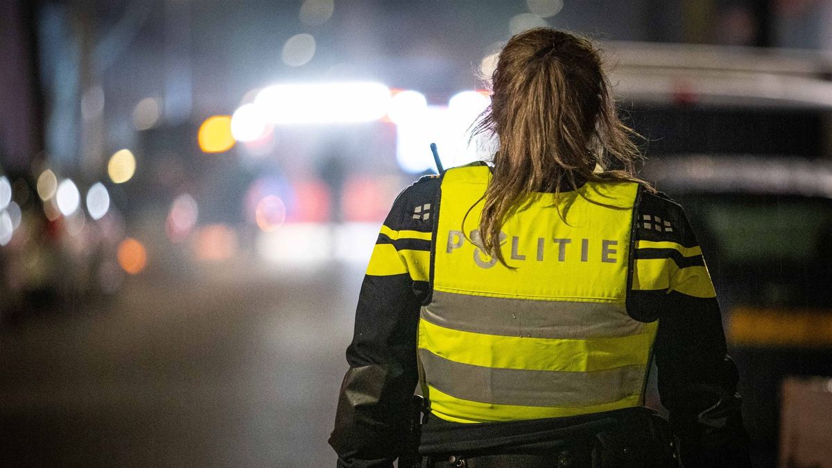 Onrust in Krabbendijke tijdens oud en nieuw: jongeren gooien vuurwerk naar omstanders, inzet ME nodi