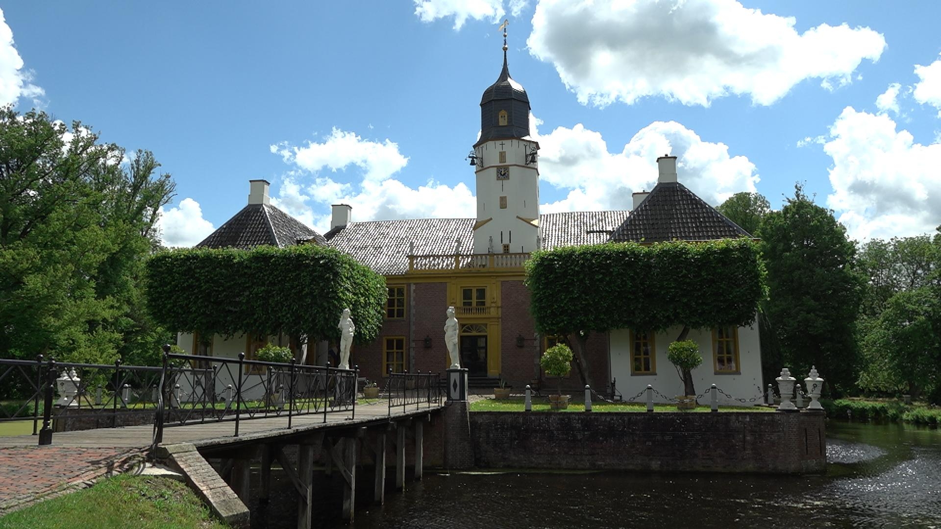 Fraeylemaborg opnieuw in de steigers door aardbevingsschade