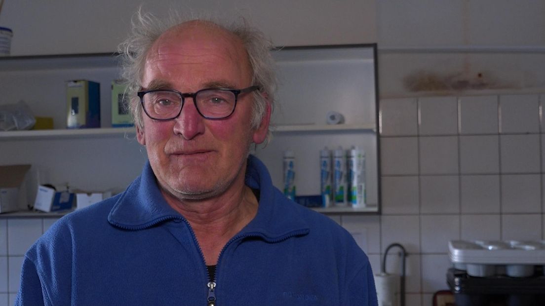 Boer Bert Berghuis brengt voedsel