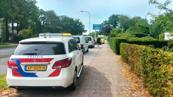 Kop-staartbotsing in Emmen, één persoon gewond. Kop-staartbotsing in Emmen, één persoon gewond.