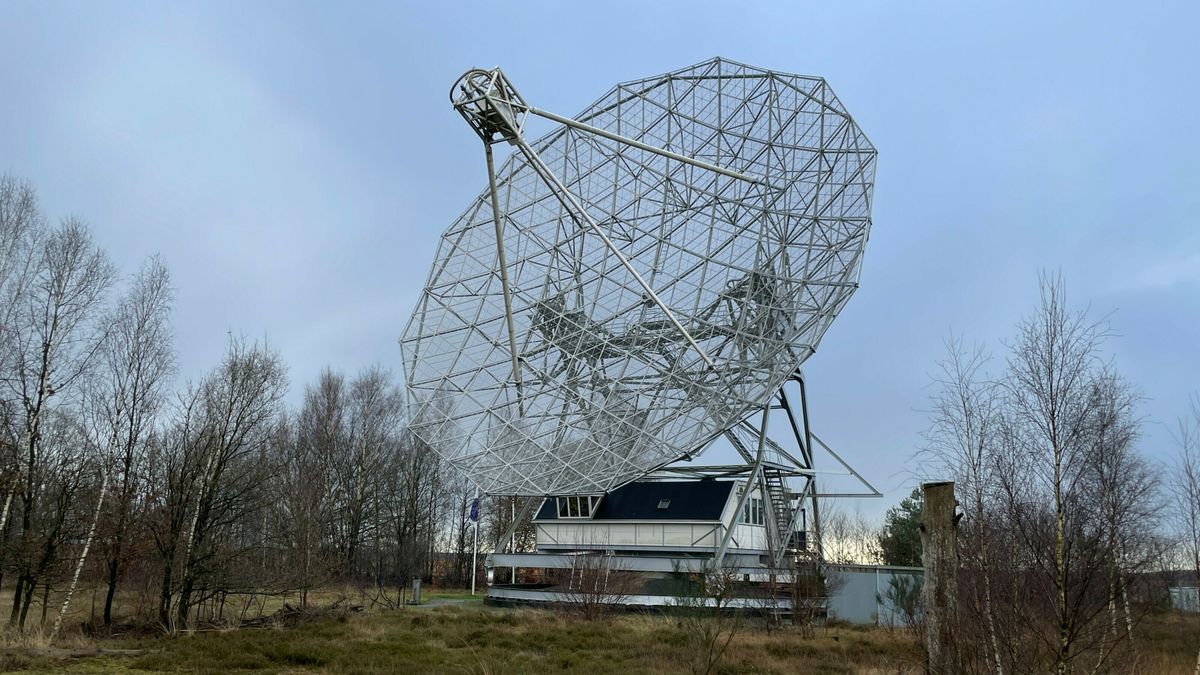 Volop belangstelling voor winterse rondleiding in radiotelescoop Dwingeloo
