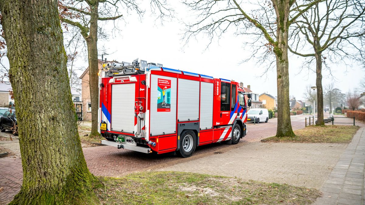 Huis in Oosterwolde ontruimd na gaslucht | Auto uitgebrand bij Elfstedenhal in Leeuwarden