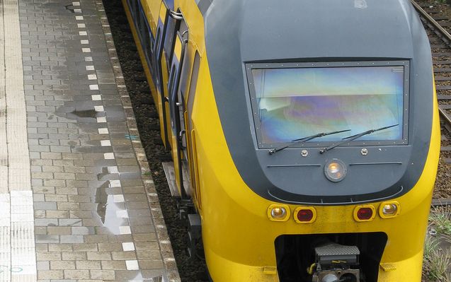 NS Staakt Treinverkeer Door Storm, Arriva Schrapt Treinen - L1 Nieuws