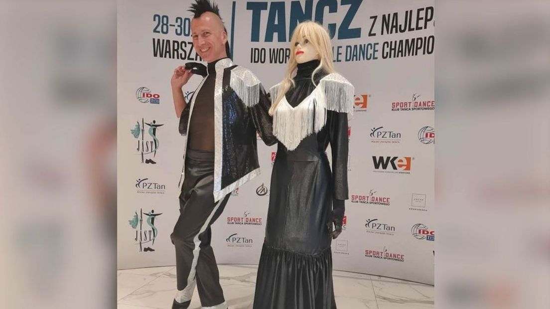 Danser Taner Tabak met pop Linda.