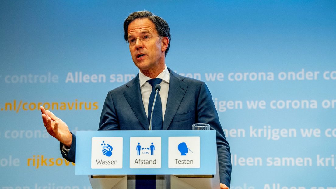 Mark Rutte tijdens een persconferentie
