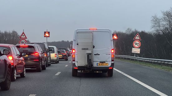 A28 richting Groningen dicht na ongeluk met zes autos. A28 richting Groningen dicht na ongeluk met zes autos.