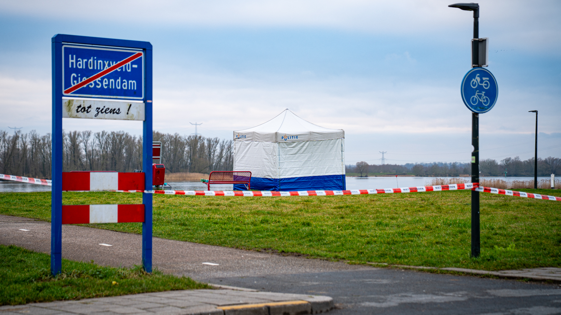 Dode gevonden op grasveld langs dijk