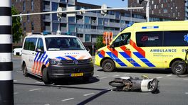 112-nieuws: Op drie plekken in Stad ongelukken met scooters • Auto crasht op snelweg A28