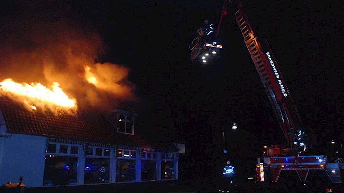 Brand in groente- en fruitwinkel  Almelo