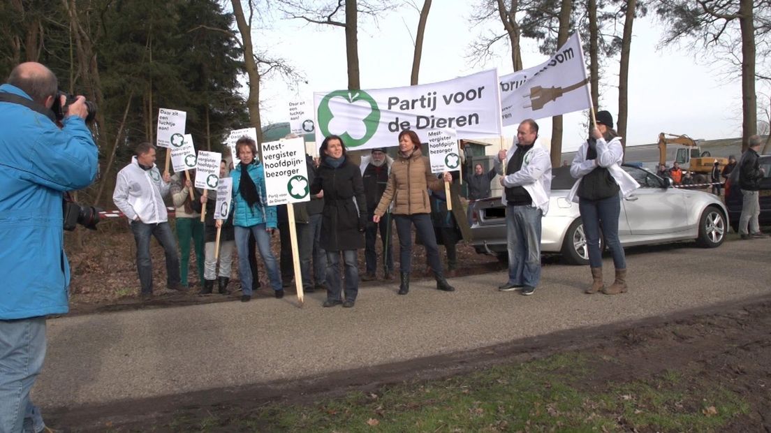 Protest PvdD bij mestvergister in Dalfsen