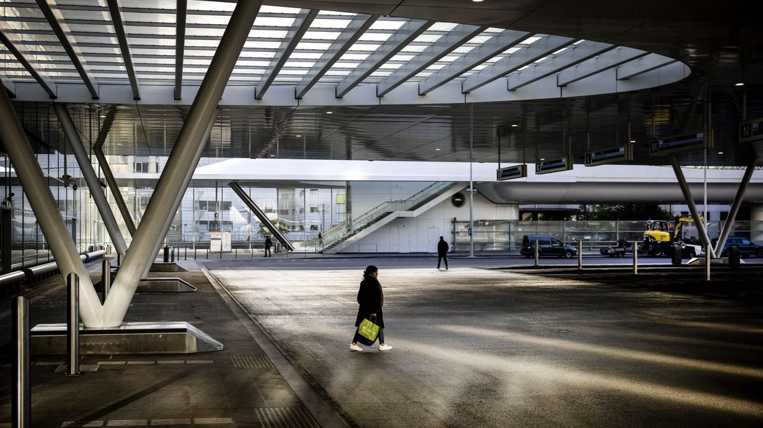 Op Den Haag Centraal is het erg leeg als gevolg van de staking