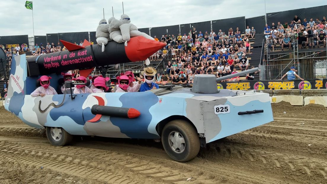 De startbewijzen voor de Zwarte Cross in Lichtenvoorde waren zaterdag, net als vorig jaar, in een vloek en een zucht uitverkocht.