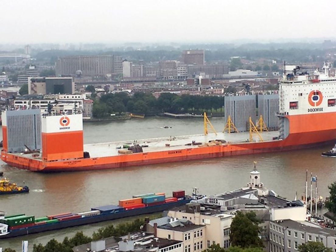 De Dockwise Vanguard voor de nieuwe naam en nieuwe verf