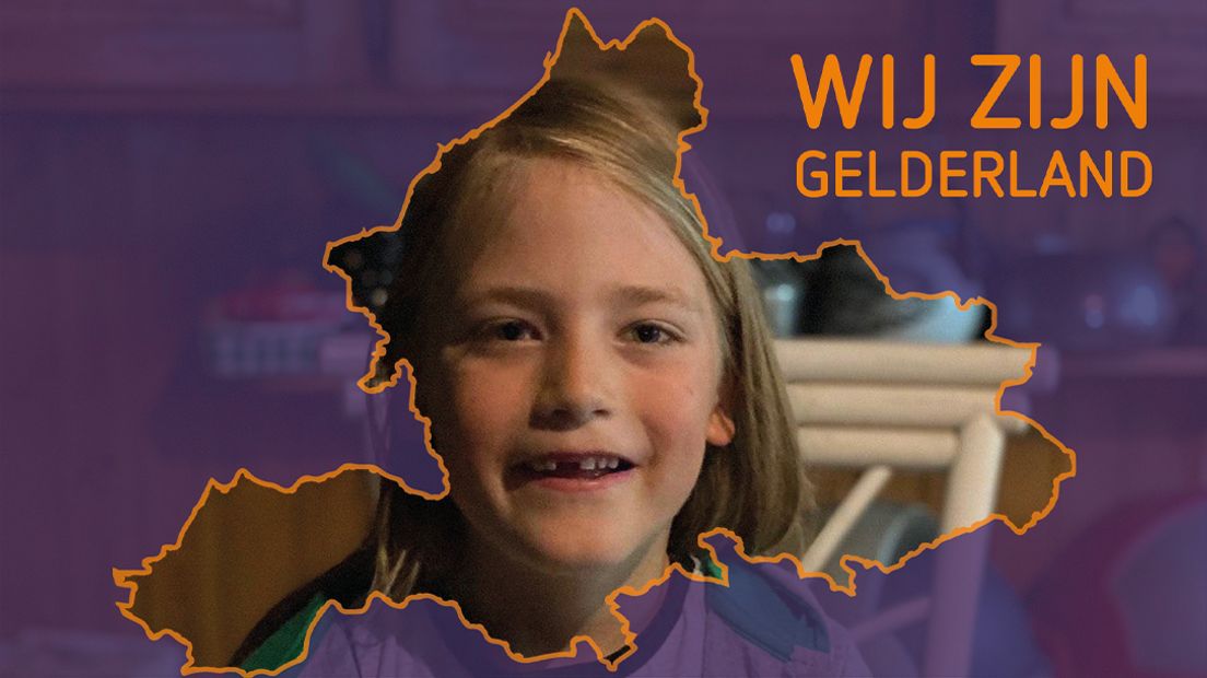 Liam (7) laat zijn haar groeien.