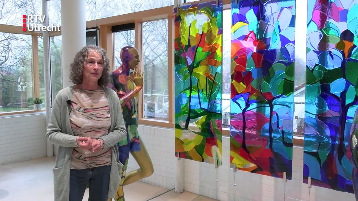 Angenelle viert 30-jaarige band met IJsselstein met overzichtsexpositie in.